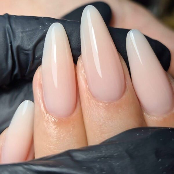 builder gel auto egalisant modeline Milky creamy nude